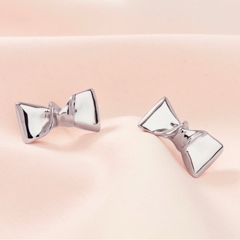 ❤️STELLA & DOT BOW EARRINGS ❤️